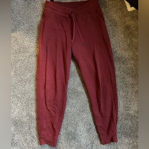 Lululemon Scuba High-Rise 7/8 Jogger